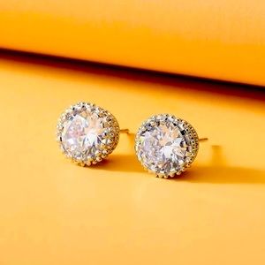 Fashion diamond stud earrings